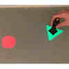 高速投影仪驱动虚拟空气曲棍球与形状变化的桨