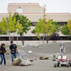 测试未来:宇航员在太空遥控机器人在加州
