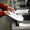 研究人员发现，普通投票机遭受攻击可能影响选举