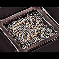 硅芯片上只能容纳这么多晶体管。