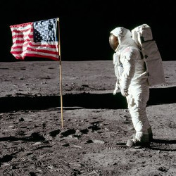 宇航员巴兹·奥尔德林在阿波罗11号登月期间