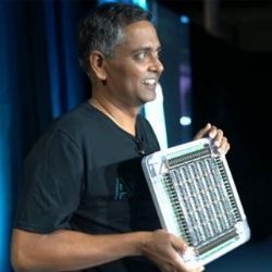特斯拉的Ganesh Venkataramanan手持9千万亿次的训练瓦片